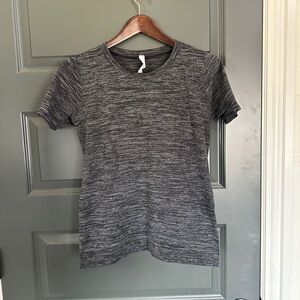 Lululemon swiftly tech short-sleeve shirt hip length size 6